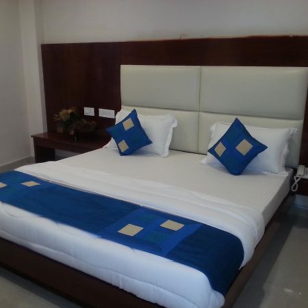 Hotel Sapphire New Delhi Exterior foto