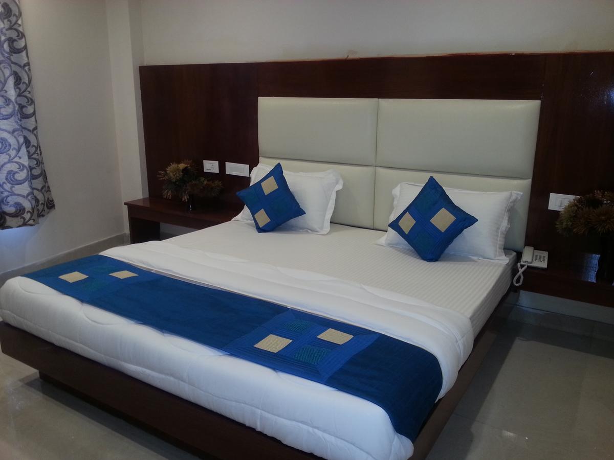 Hotel Sapphire New Delhi Exterior foto