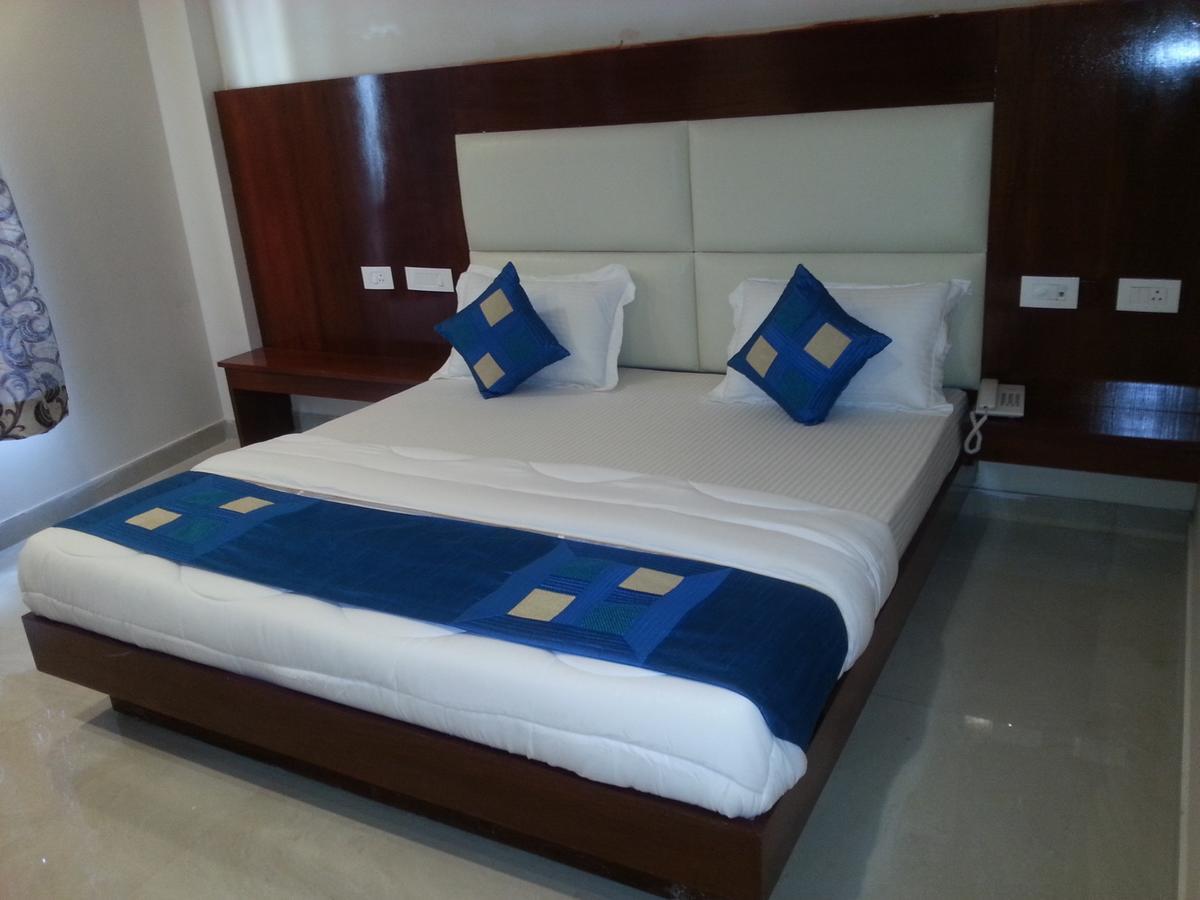 Hotel Sapphire New Delhi Exterior foto