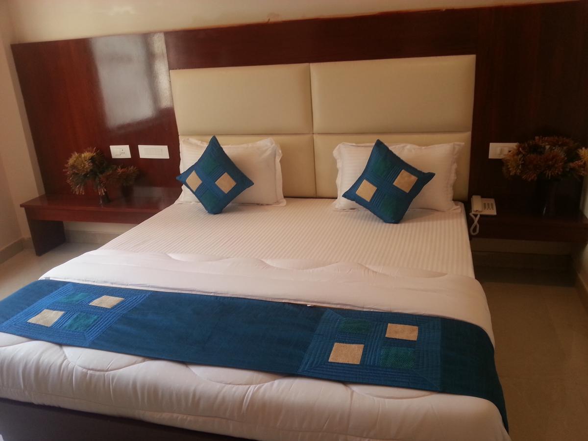 Hotel Sapphire New Delhi Exterior foto