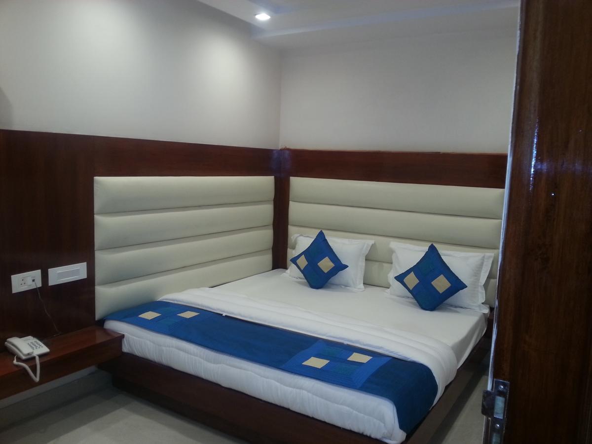 Hotel Sapphire New Delhi Exterior foto