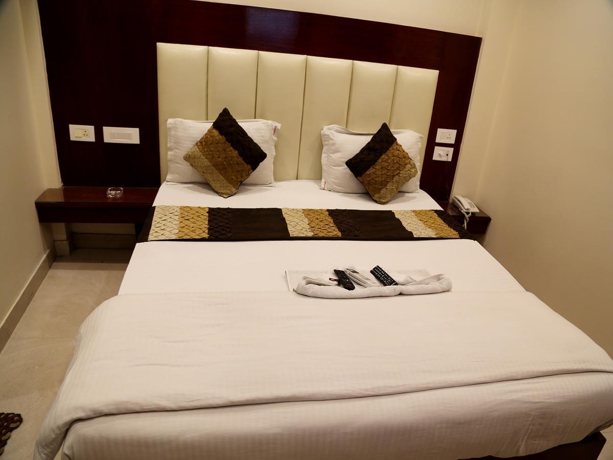 Hotel Sapphire New Delhi Exterior foto